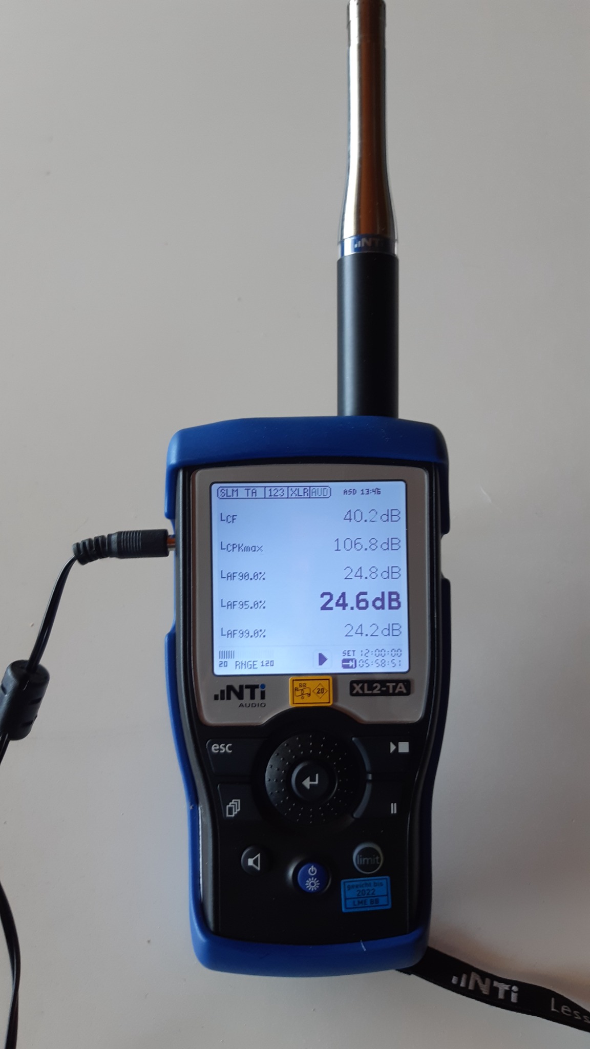 NTi Audio XL2 bei einer akustischen Messung